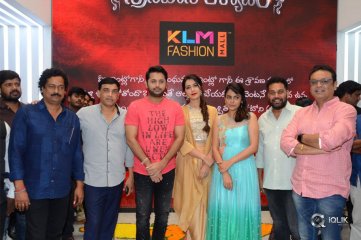 Srinivasa Kalyanam Team at KLM Fashion Mall